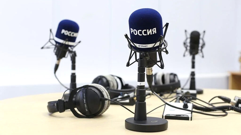 «Двойной вызов»: Доцент ШИЯ Алексей Валентинович Бакулев на «Радио России» рассказал о востребованности образовательных программ на иностранных языках